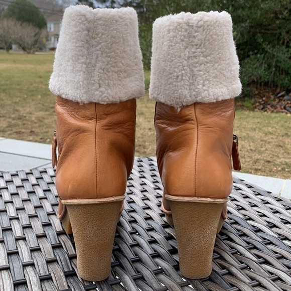 B. Makowsky BFNANCY Leather Wedges - Picture 6 of 17